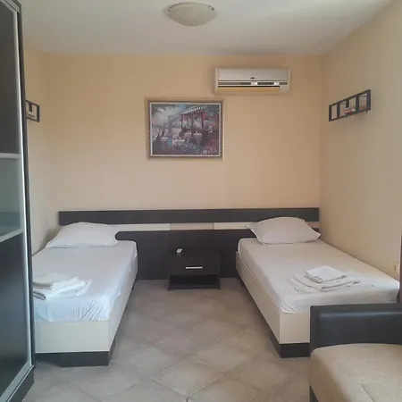 хармани Apartment *